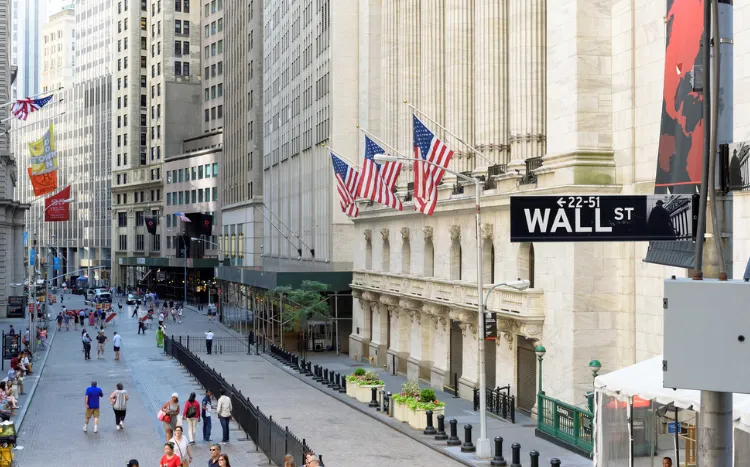 Which banks are the best places to work for MBA and business master’s grads?  -8e76b460-47fc-4a05-9a2a-de95ae813ad2