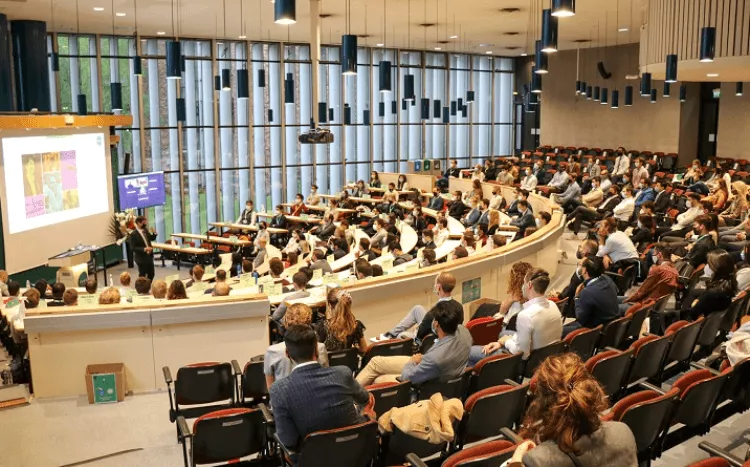 INSEAD MIM Review: Class Profile, Cost, Curriculum, Students & More