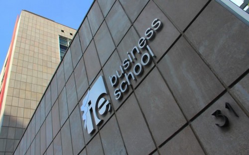 Most MBAs at Spains IE Business School earn over 160000 three years after graduation