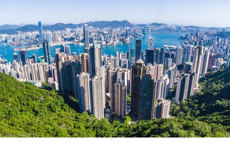 Hong Kongs thriving business sector and international community make it an ideal place to launch a global career R REIRING Via Flickr
