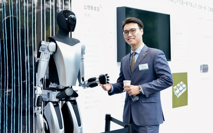 Company visits during the China Immersion Program and Business Treks  HKU