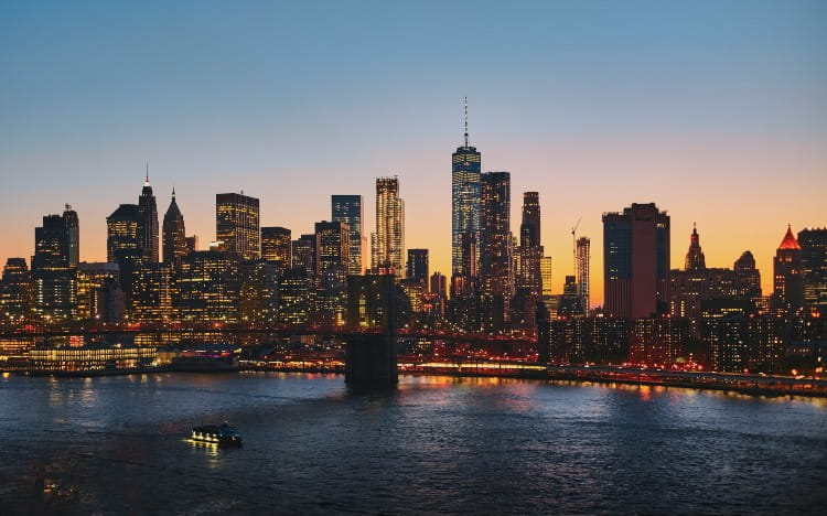 Skyline view over Manhattan Bridge, New York, United States