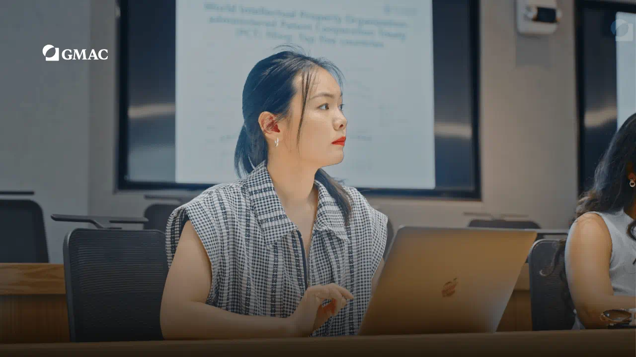 VIDEO: How I built a career-changing network as a Zhejiang MBA student-051a8c03-24a9-4e51-9abc-6369f1801502